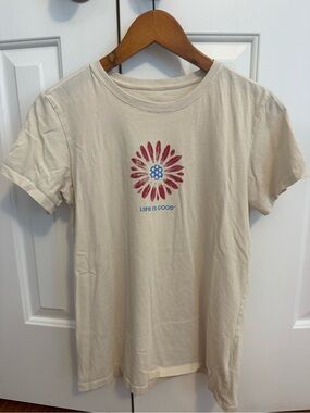 Life is Good Women's Americana Daisy Short Sleeve Tee Size Medium